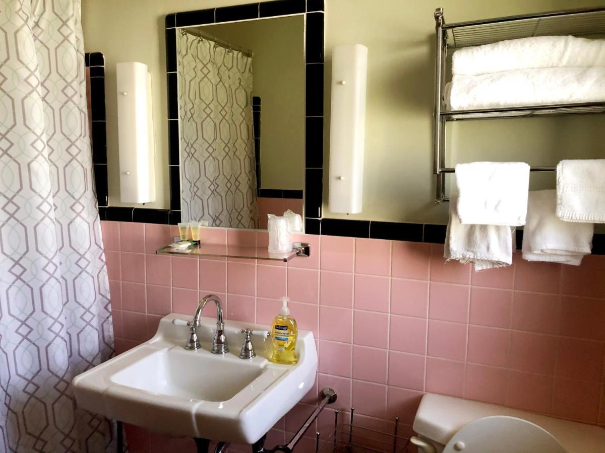 Skaneateles Inn On 20 Auburn Bagian luar foto