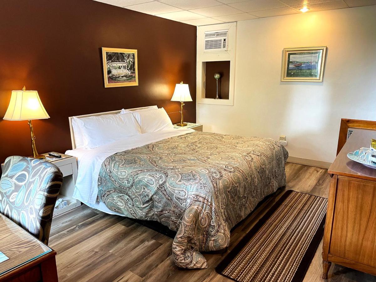 Skaneateles Inn On 20 Auburn Bagian luar foto